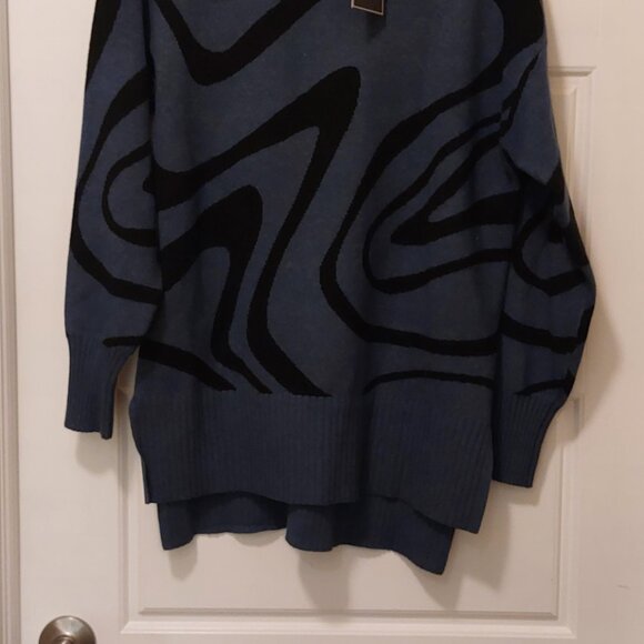 NWT Ladies Ninety Clothing Co. long soft sweater - size S but fits M - Picture 3 of 6